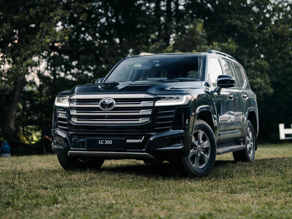 İlk hibrid mühərrikli Toyota Land Cruiser 300 - İndi Azərbaycanda satışdadır - <span class="color_red">(Foto)</span>