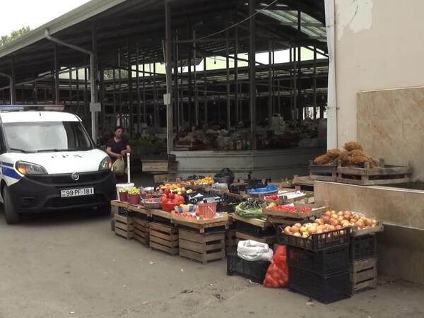 44 yaşlı kişi pula görə bazarın ortasında anasını bıçaqladı - <span class="color_red">(Video)</span>