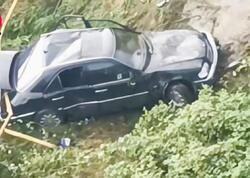 Gədəbəydə “Mercedes” körpüdən dərəyə aşdı: Yaralılar var