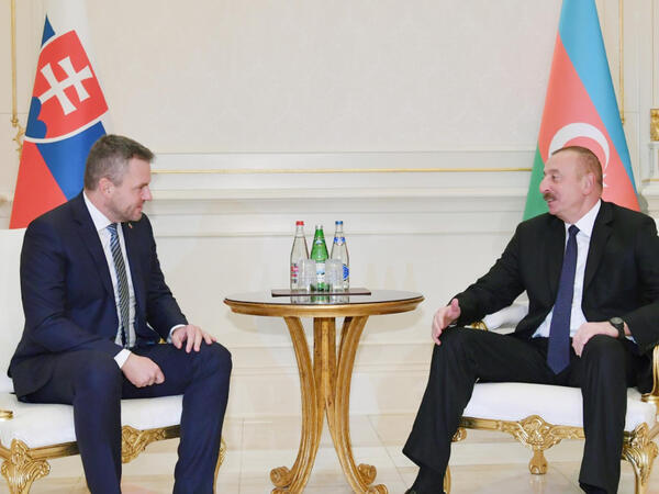 Prezident İlham Əliyev azad edilmiş ərazilərimizin bərpasında Slovakiyanın iştirakını yüksək qiymətləndirib