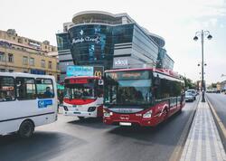 Bakıda sürücü sərnişinlərə küsdü, avtobusu sürməkdən imtina etdi - <span class="color_red">(Video)</span>