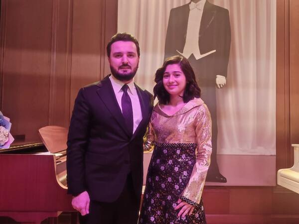 Bülbül Vokal Məktəbinin məzunu Hamburq Musiqi və Teatr Ali Məktəbinə qəbul olunub - <span class="color_red">(Foto)</span>