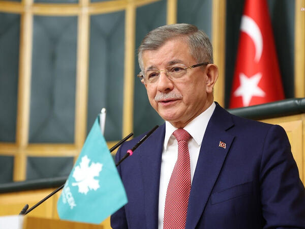 Əhməd Davudoğlu barəsində istintaq başladıldı