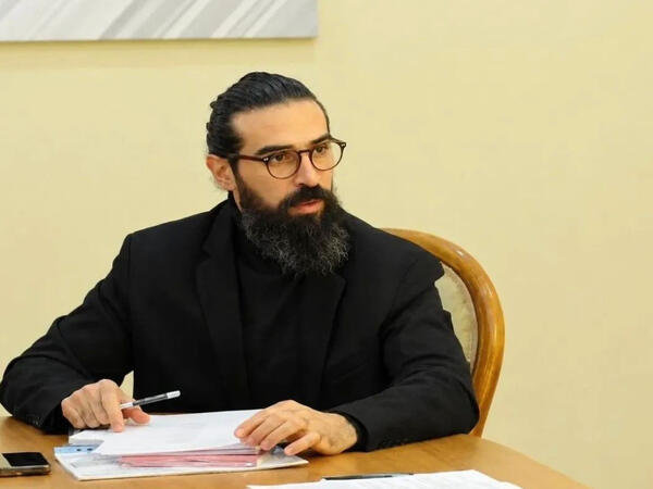 Əməkdar artist: "Mən Vaqif İbrahimoğlunun oğlu deyiləm"