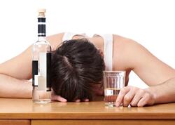 Alkoqol içənlərin beynində nə baş verir? - Alimlər səbəbini açıqladı