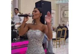 Aysunun toyda canlı ifası müzakirə yaratdı - <span class="color_red">(Video)</span>