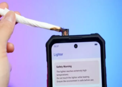 Dünyanın ilk alışqanlı smartfonu