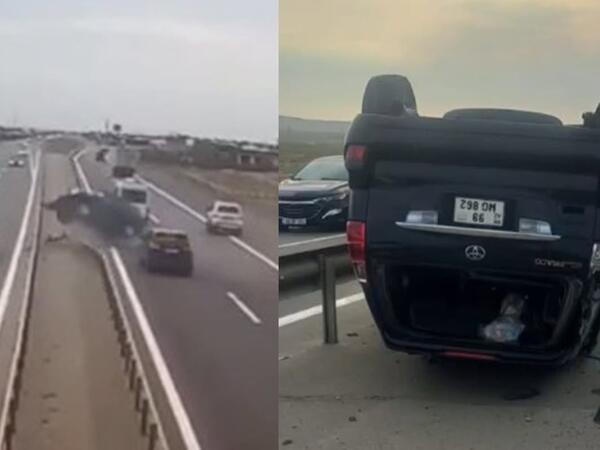 Yuxulu sürücü “Prado”nu aşırdı - <span class="color_red">(Video)</span>