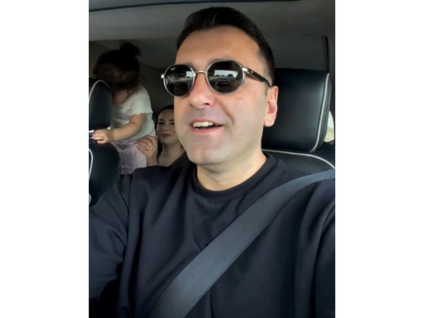 Bakıda türk turist taksi çağırıb özü sürdü, sürücü isə yuxuladı - <span class="color_red">(Video)</span>