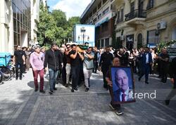 “Bu, sənin anşlaqındır...” – Bakıda səhnə ustası, Xalq artisti Aleksandr Şarovski ilə vida mərasimi keçirilib - <span class="color_red">(Foto)</span>