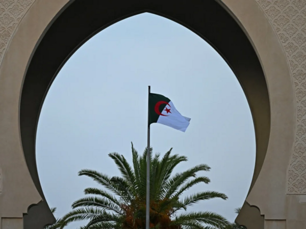Əlcəzair BƏƏ ilə diplomatik əlaqələri kəsdi