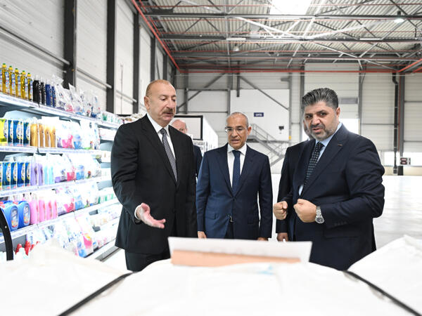 Prezident İlham Əliyev Qaradağ rayonunda kağız və gigiyenik məhsulların istehsalı müəssisəsinin açılışında iştirak edib - (Foto)