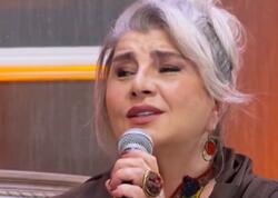 Türkiyəli aktrisa “Sənə də qalmaz” oxudu - <span class="color_red">(Video)</span>