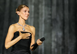 Selin Dion 6 il sonra səhnəyə qayıtdı - <span class="color_red">(Video)</span>