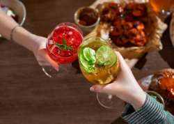 Alkoqolu hansı məşhur içkilərlə qarışdırıb içmək olmaz?