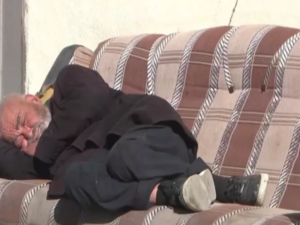 Bakıda kişi çarpayıdan yıxılıb öldü