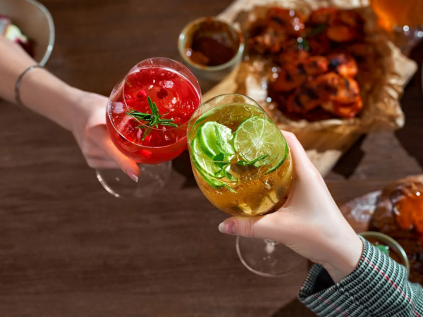 Alkoqolu hansı məşhur içkilərlə qarışdırıb içmək olmaz?