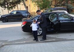 Yevlax Şəhər İcra Hakimiyyətinin Başçısı şəhid övladını ilk dərsə apardı - <span class="color_red">(Foto)</span>
