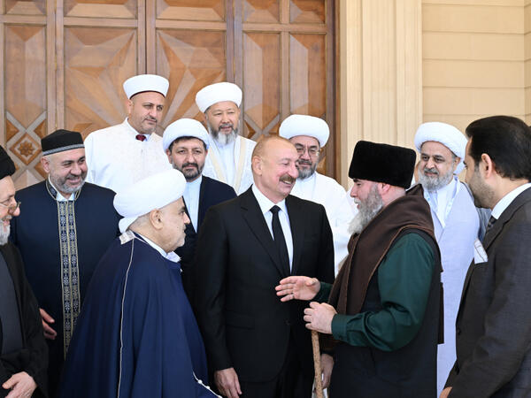 Prezident İlham Əliyevin Bakıda keçirilən beynəlxalq konfransların iştirakçıları ilə səmimi söhbəti - <span class="color_red">(Foto)</span>