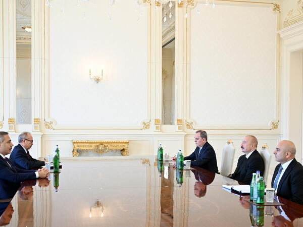 Prezident İlham Əliyev Türkiyənin xarici işlər nazirini qəbul edib - <span class="color_red"> (Foto)</span>