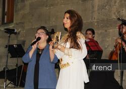 Şirvanşahlar Sarayının qarşısında III Fidan Hacıyevanın Beynəlxalq Opera Festivalı çərçivəsində “Qədim daşlar arasında” konserti keçirilib <span class="color_red">(Foto)</span>