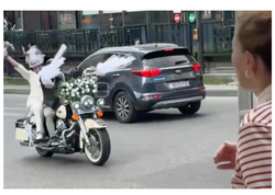 Bakıda bəy və gəlin toya motosikletlə getdilər – <span class="color_red">(Video)</span>