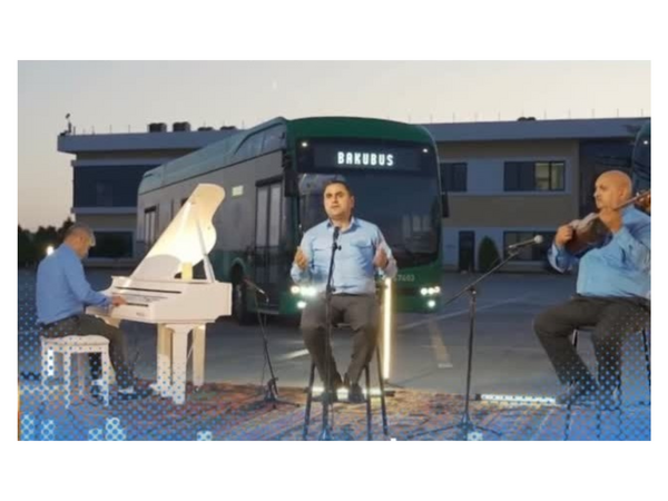 Bakıda avtobus sürücülərindən maraqlı ifa - <span class="color_red">(Video)</span>