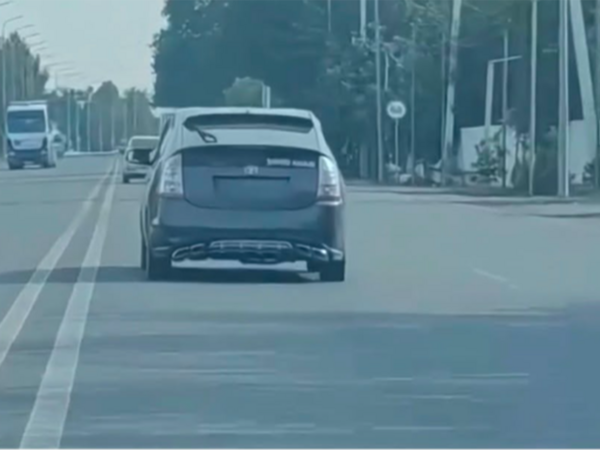 Üzərinə “Şəhid anası” yazılmış nömrəsiz maşınla qaydaları pozdu, saxlanıldı - <span class="color_red">(Video)</span>