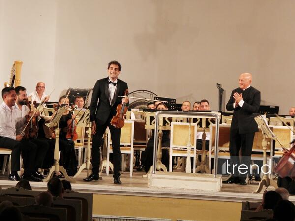 Azərbaycan və Türkiyənin iki orkestri - bir səhnə: Elvin Hoca Qəniyev musiqi gecəsinin mərkəzində - <span class="color_red">(Foto/Video)</span>