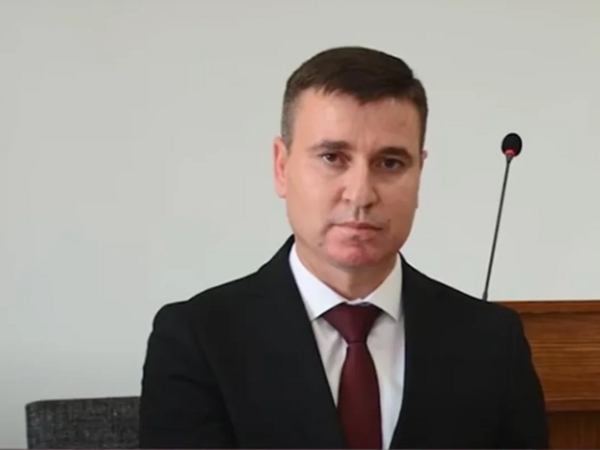 İşdən çıxarılan icra başçısı kimdir? - Dosye