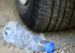 Avtomobilinizin təkərinə plastik butulka ilişibsə əsla düşməyin