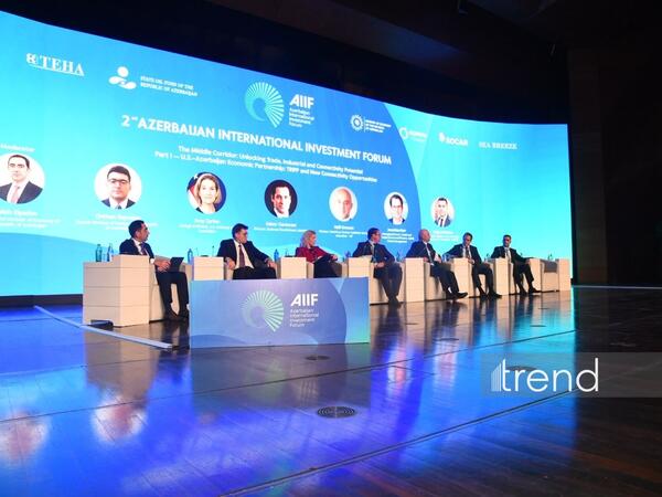 Bakıdakı investisiya forumunda iqtisadiyyatın şaxələndirilməsi və Orta Dəhlizin rolu müzakirə olunur