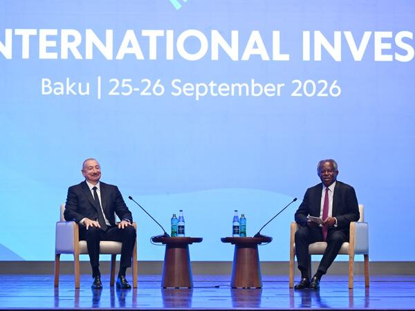 Prezident İlham Əliyev II Azərbaycan Beynəlxalq İnvestisiya Forumu çərçivəsində keçirilən tədbirdə iştirak edir - (Canlı yayım/Foto)