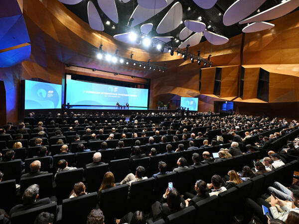Prezident İlham Əliyev: ÜDM-in 70 faizdən çoxu qeyri-neft sektorunun payına düşür