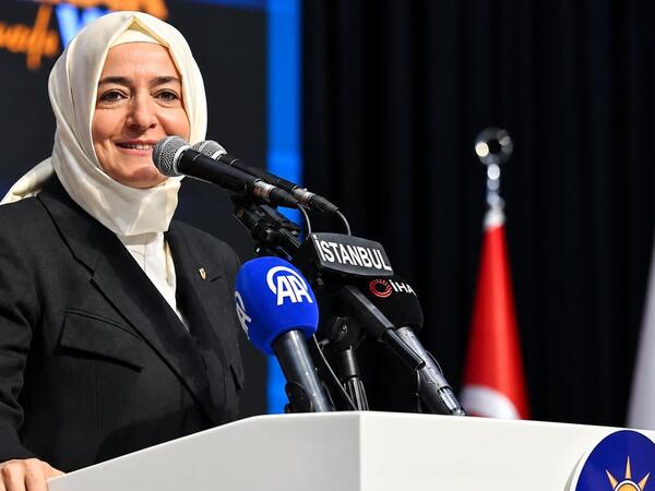 Ərdoğanın müavini istefa verdi