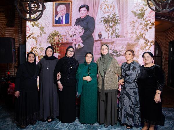 Mircəlal Qurbanovu anasının 70 illiyinə Xalq artistləri gəldi - <span class="color_red">(Foto)</span>