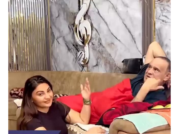 Şəbnəm Tovuzlu Tacirlə görüntüsünü yaydı - <span class="color_red">(Video)</span>