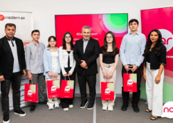“Nar” ilin ən yüksək nəticə göstərən abituriyentlərini mükafatlandırdı - <span class="color_red"> (Foto)</span>