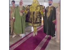 Toyda gəlini bəd nəzərdən qorumaq üçün başdan-ayağa qızıla bürüdülər - <span class="color_red">(Video)</span>