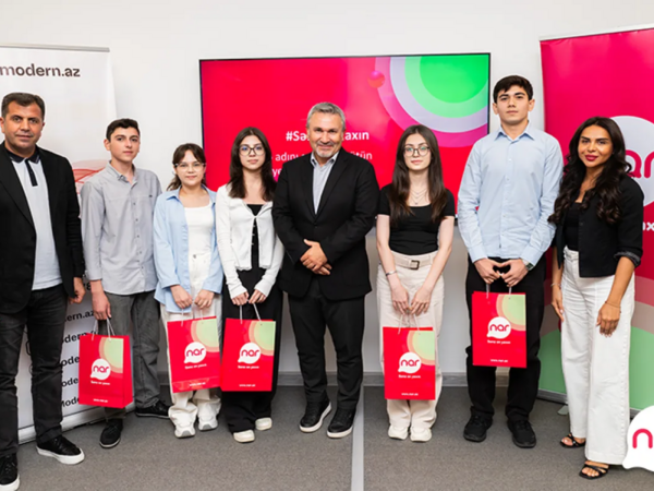 “Nar” ilin ən yüksək nəticə göstərən abituriyentlərini mükafatlandırdı - <span class="color_red"> (Foto)</span>