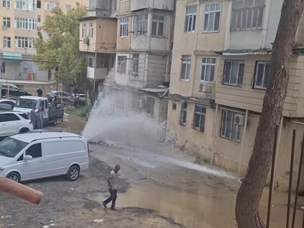 Yasamalda su borusu partladı