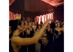 Dua Lipa xalası oğlunun toyunda bir oynadı ki... - <span class="color_red">(Video)</span>