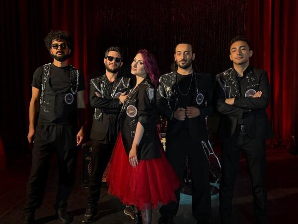 “STB” Pop qrupunun “Yaşayır İnsan” mahnısına çəkilmiş klipi təqdim olunub - <span class="color_red">(Video)</span>
