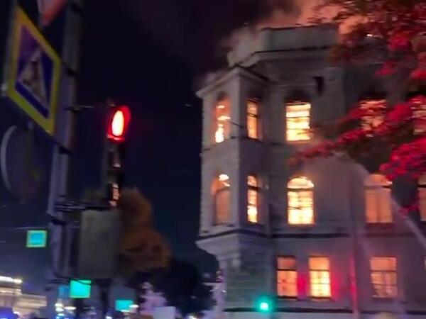 Sankt-Peterburqda Miller malikanəsində güclü yanğın baş verib - <span class="color_red">(Video)</span>