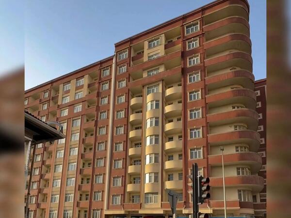 Bakıda illərdir bir nəfərin belə yaşamadığı müəmmalı bina - <span class="color_red">(Video)</span>