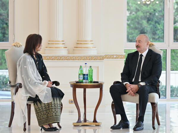 Prezident İlham Əliyev Malayziyanın Azərbaycanda yeni təyin olunmuş səfirini qəbul edib - <span class="color_red">(Foto)</span>