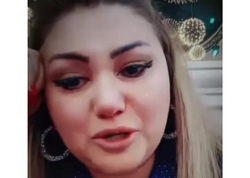 Müğənni toyda canlı yayım açıb göz yaşı tökdü: “Abırsızlar, küçədə qalmışlar öndədir" - <span class="color_red">(Video)</span>