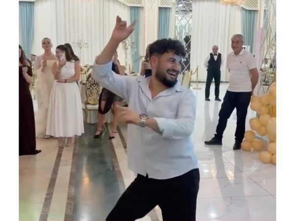 Azərbaycanlı bloqerin bu videosu bir günə 20 milyon izləndi - 1 milyon "like"