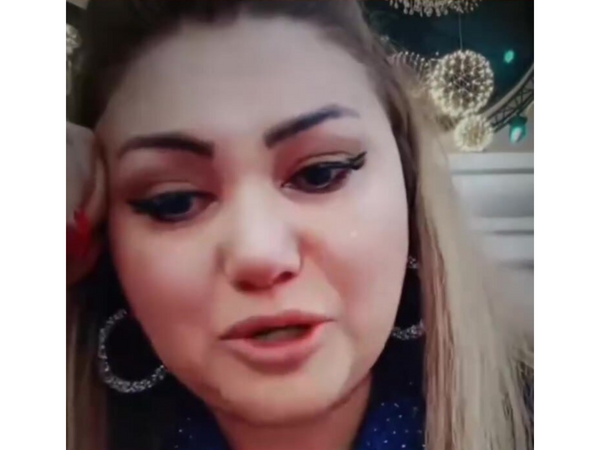 Müğənni toyda canlı yayım açıb göz yaşı tökdü: “Abırsızlar, küçədə qalmışlar öndədir" - <span class="color_red">(Video)</span>
