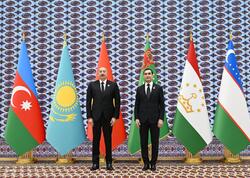 Prezident İlham Əliyev Azərbaycan və Mərkəzi Asiya Dövlət Başçılarının 8-ci Məşvərət görüşündə iştirak etmək üçün “Avaza” Kompleksinə gəldi - (Foto)